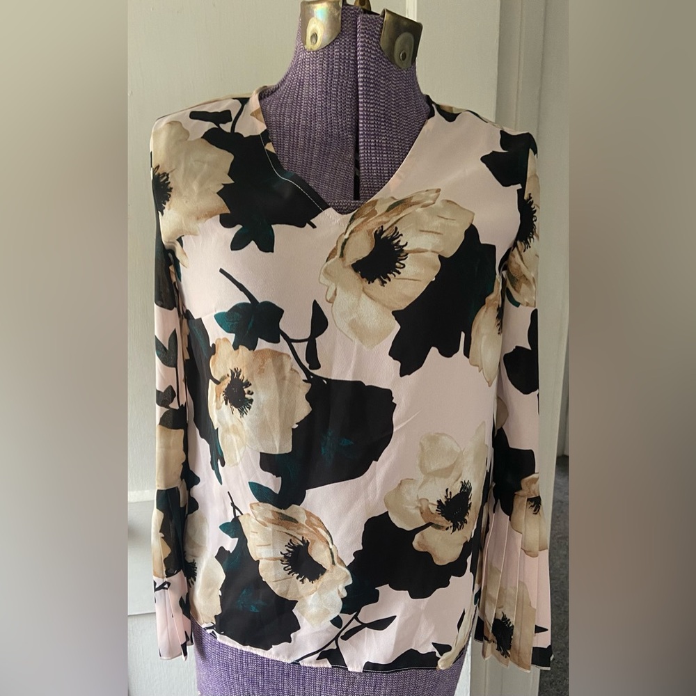 Banana Republic Pale Pink Floral Bell Sleeve Blouse Size XXS Petite